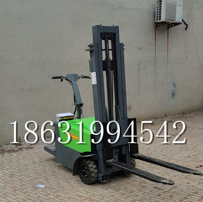 鸡西市优程全电动叉车插腿式堆高车液压装卸车1.5吨升高小型站驾式铲车